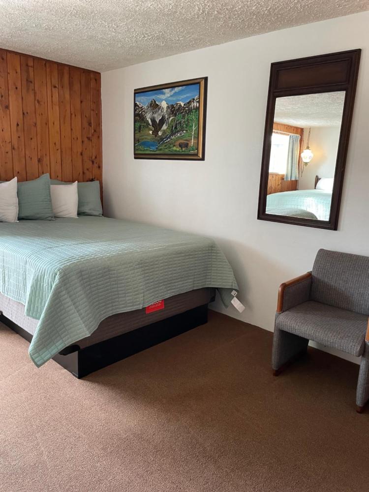 Deluxe Family Room interior